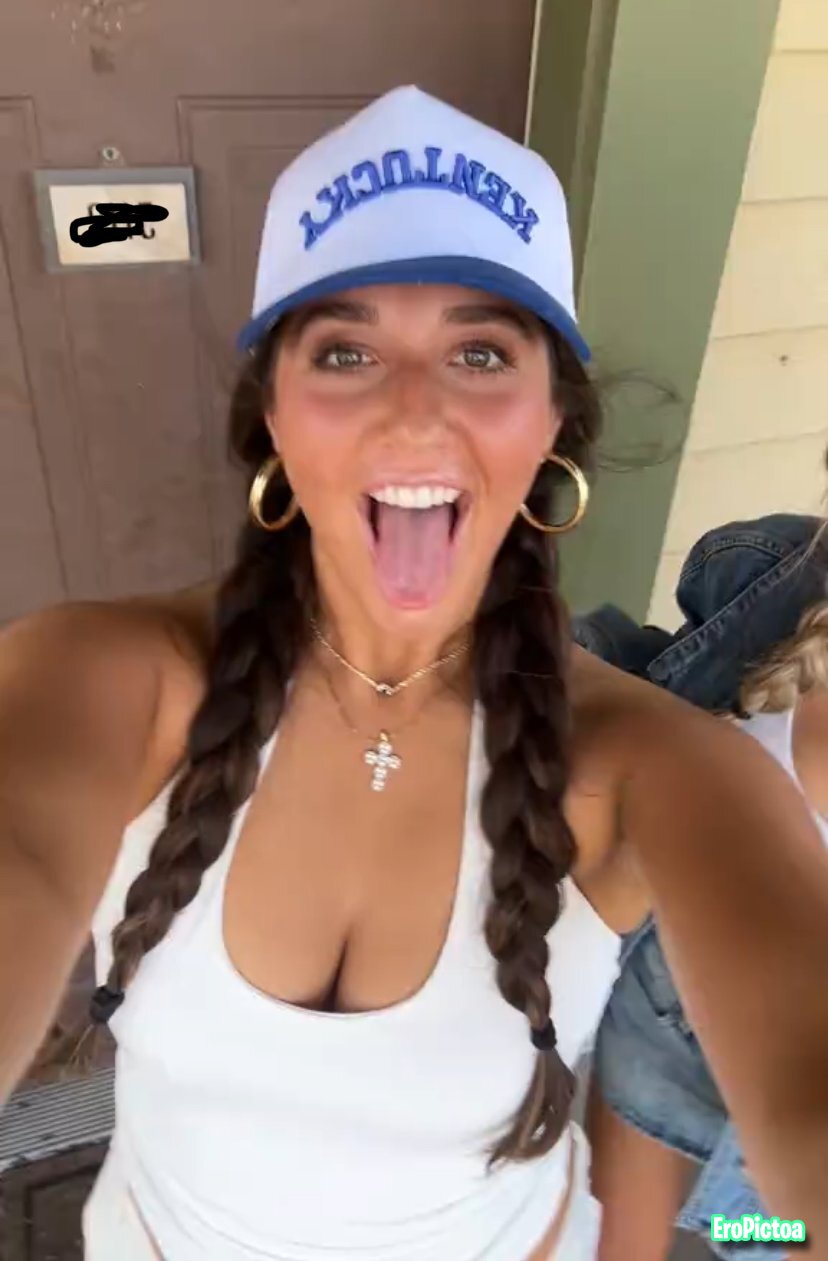 Sofia - UK photo featuring tits