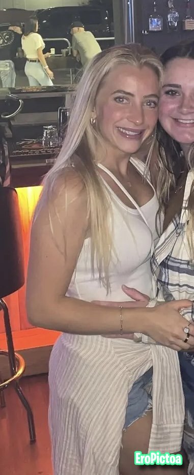 Gabbi - Cincinnati photo featuring Hot