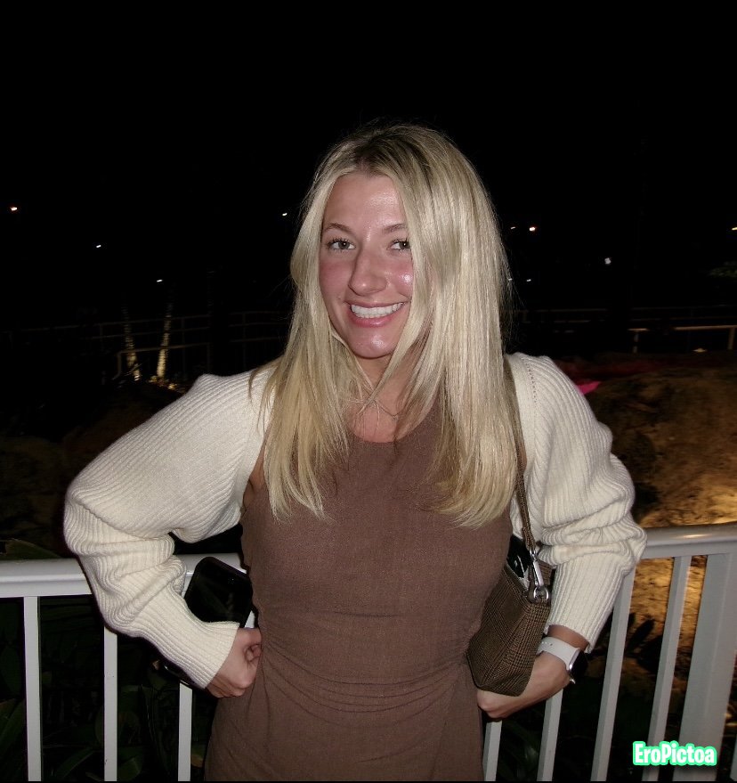 Sarah - Bowling Green photo featuring Tight - Part 26