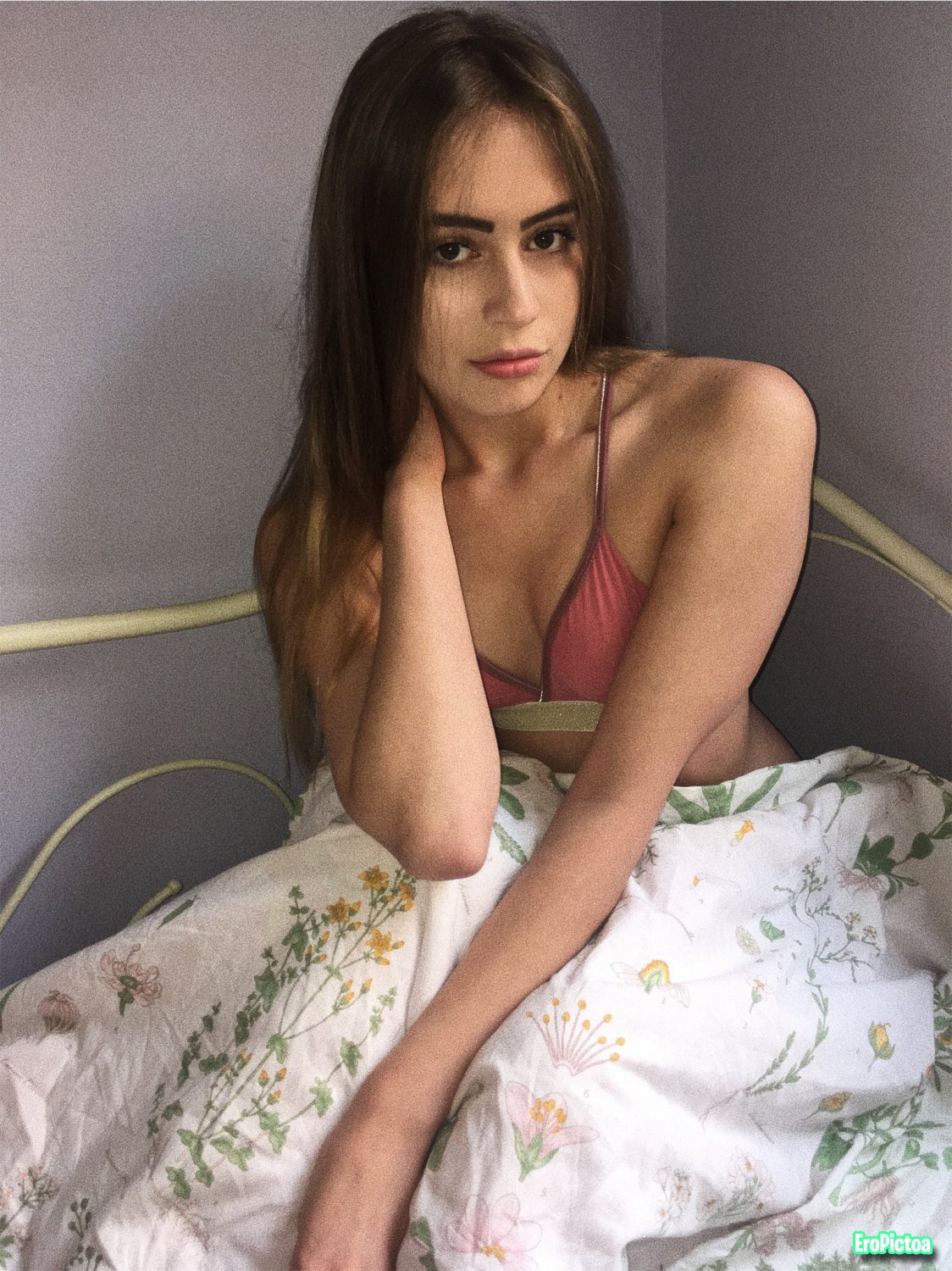 Magrinha russa photo featuring small tits - Part 12