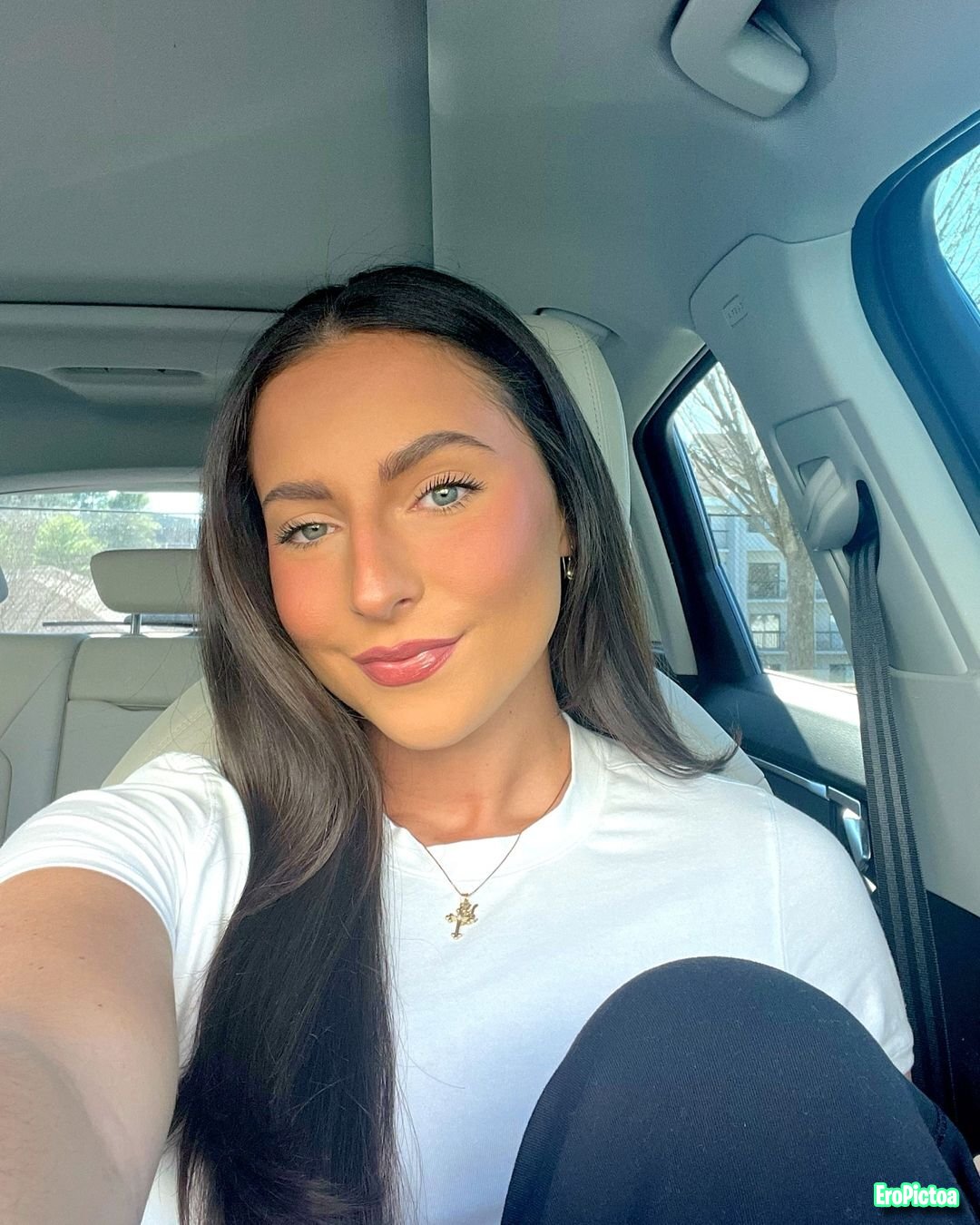 Abby - Cincinnati photo featuring brunette