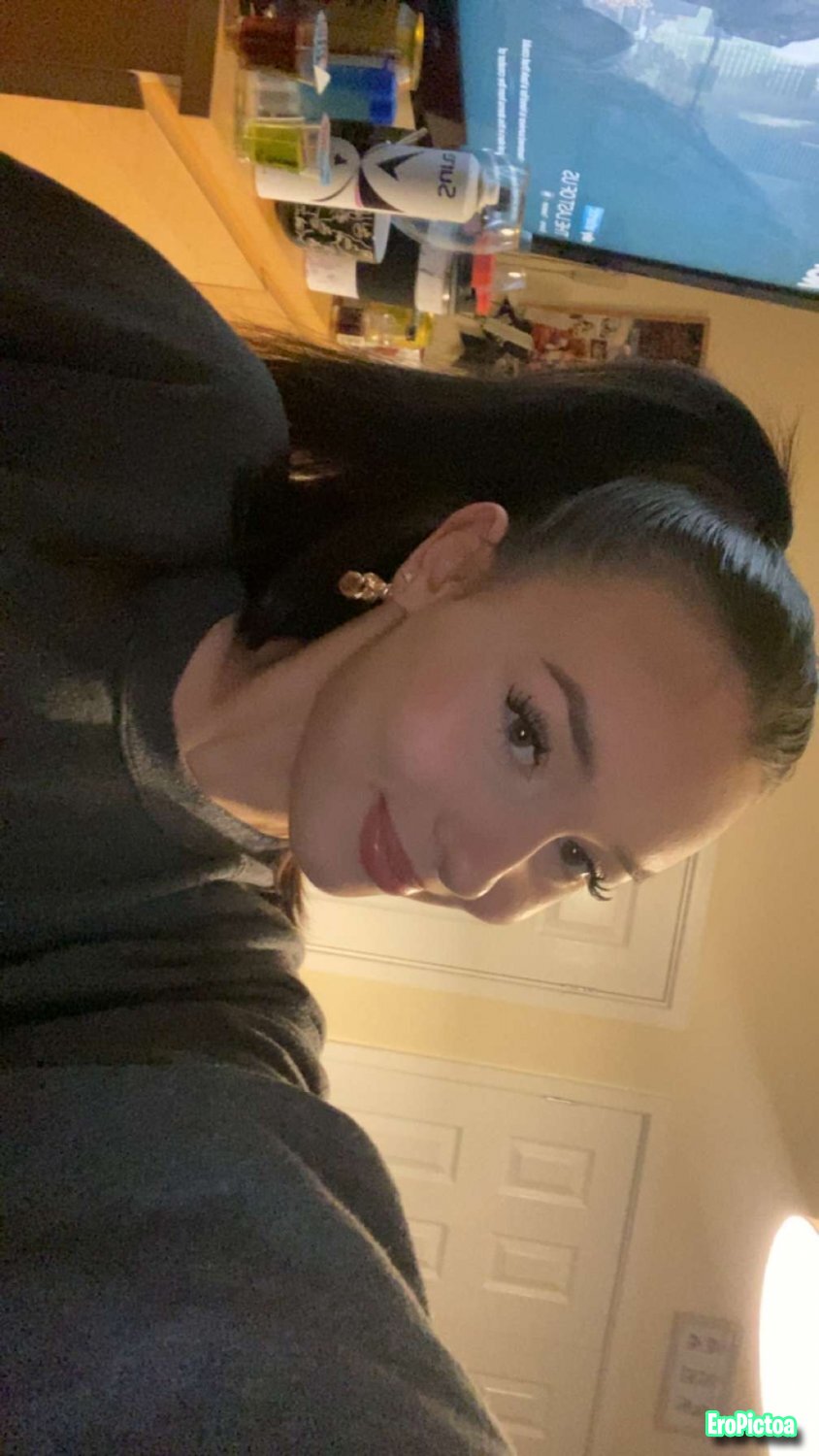 Cuck irl Rhy, 21 photo featuring slut - Part 5
