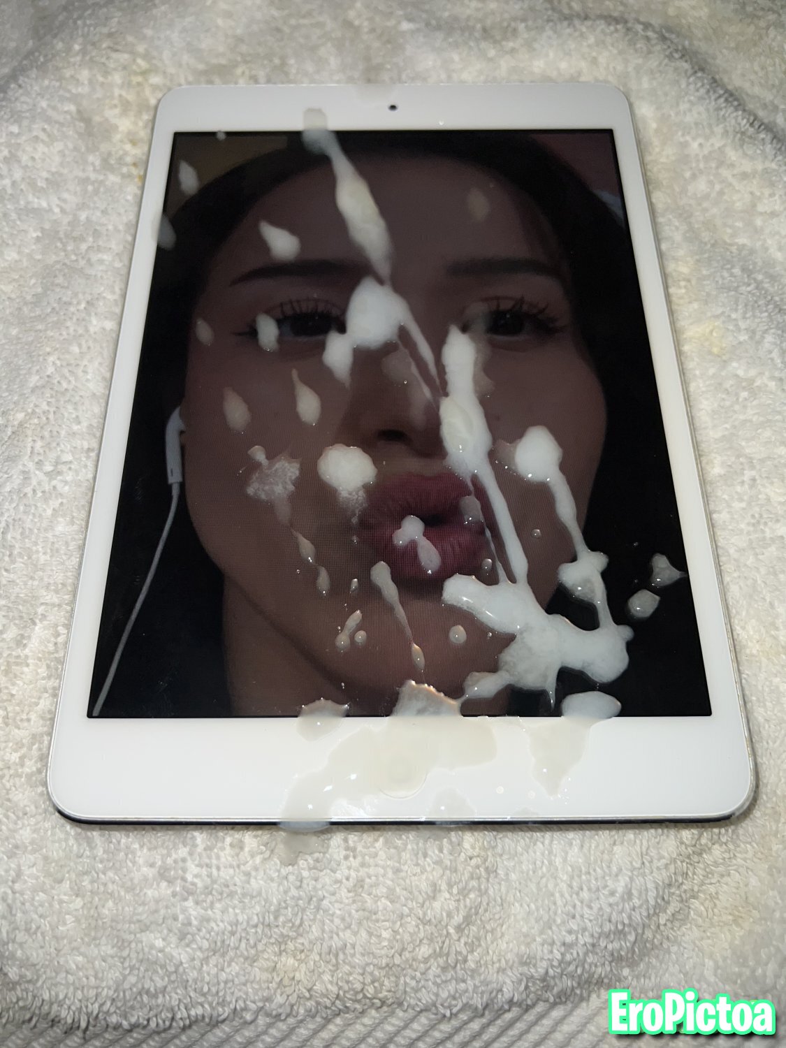 Poki trib #36 photo featuring Cum