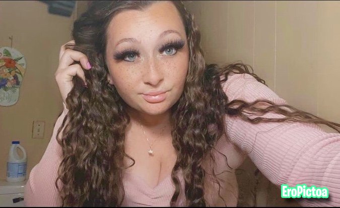 THICK N PRETTY IRL BBC slut photo featuring web slut - Part 2