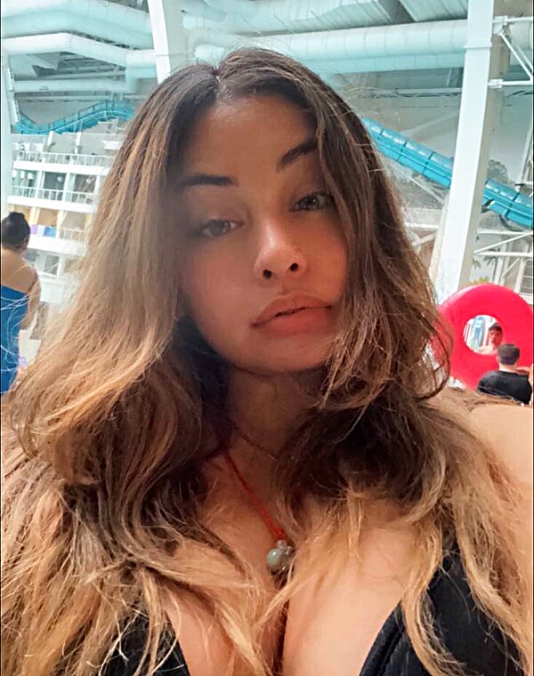 Thumbnail for Latina Milf Cum Tribute