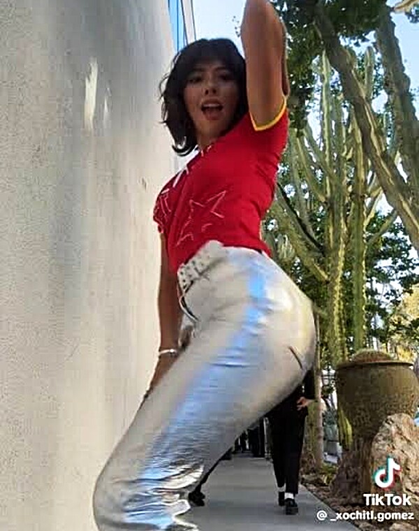 Thumbnail for Can Anyone cum Xochitl gomez please Dm to me or comment please