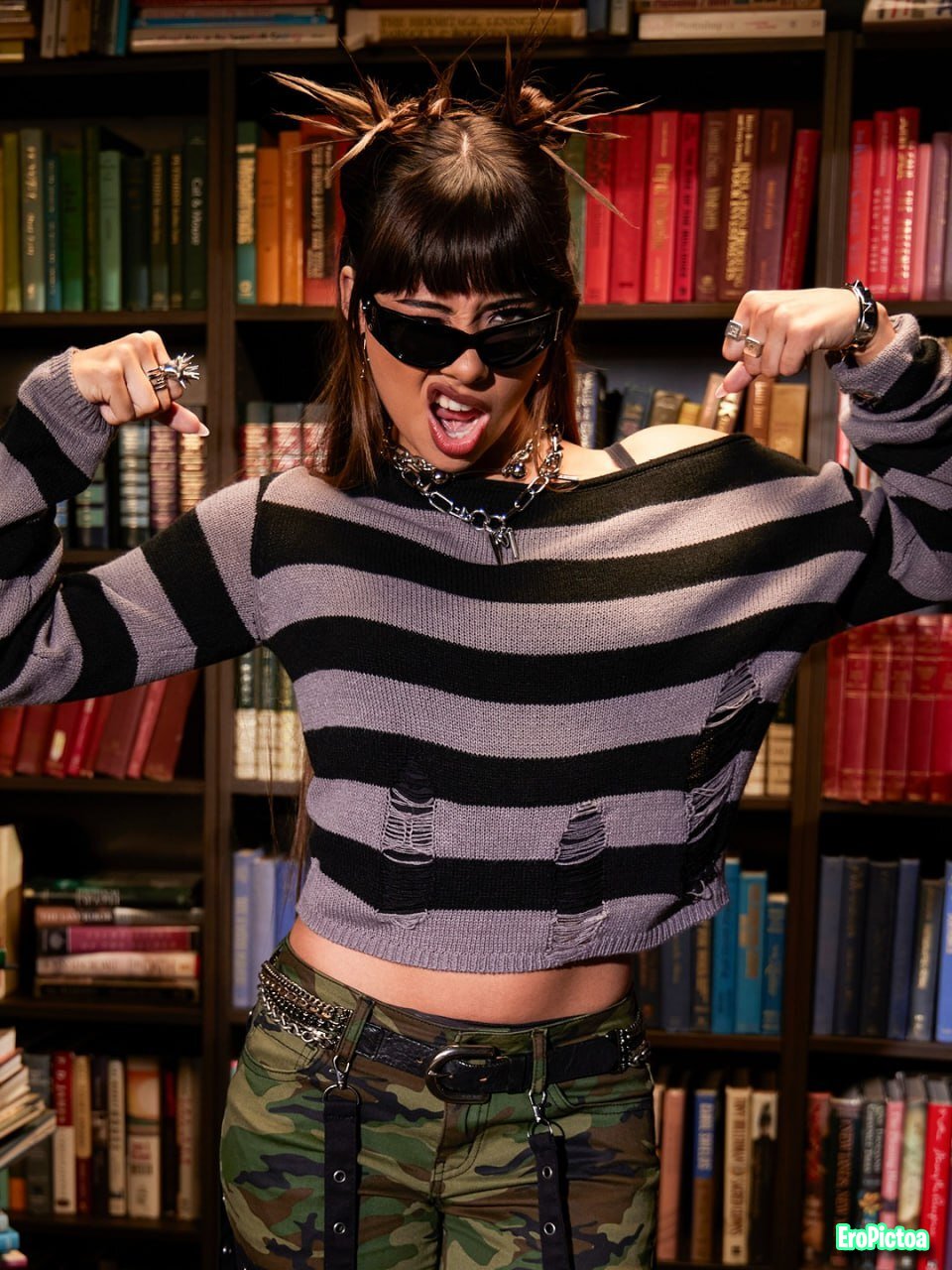Xochitl Gomez photo featuring hollywood