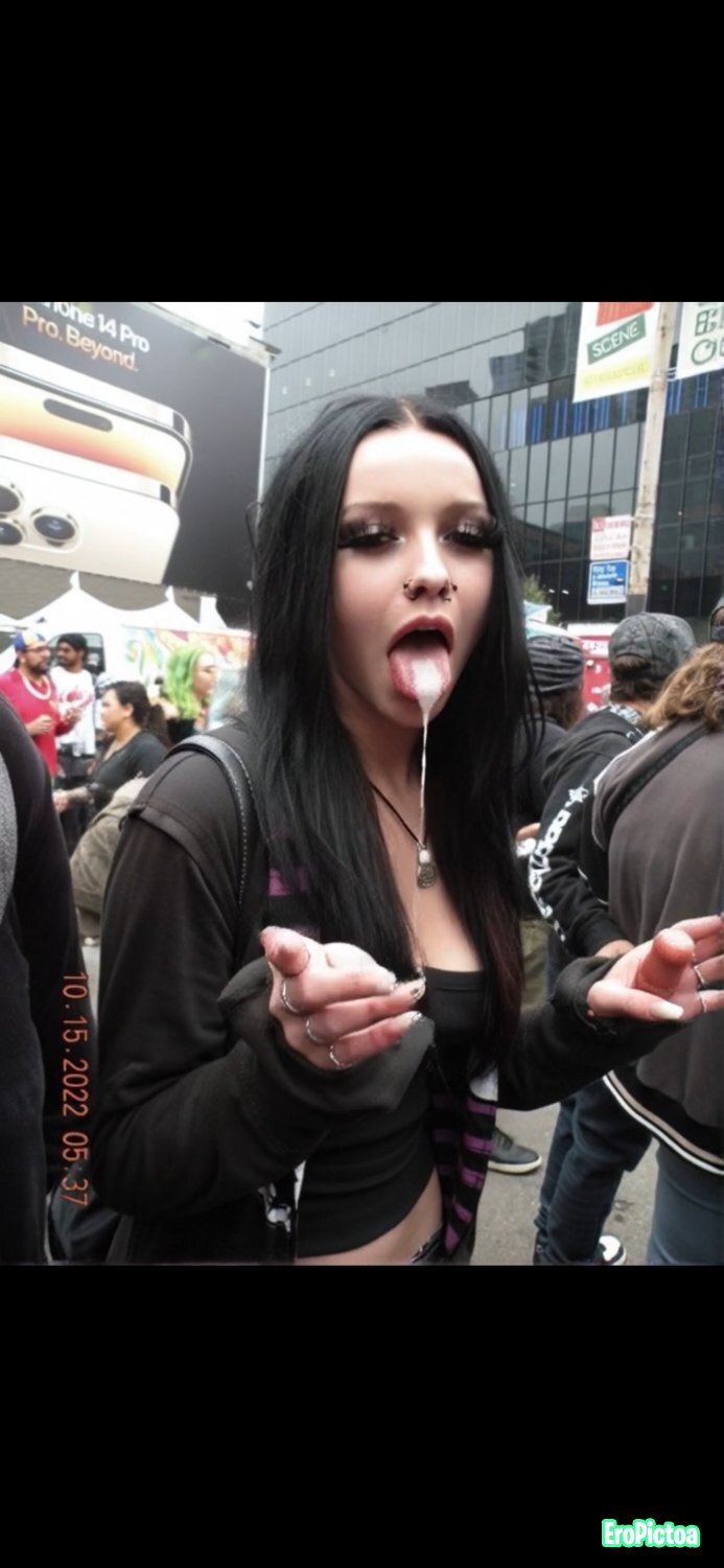 Tiktoker Blowjob AI Leak photo featuring cum - Part 15