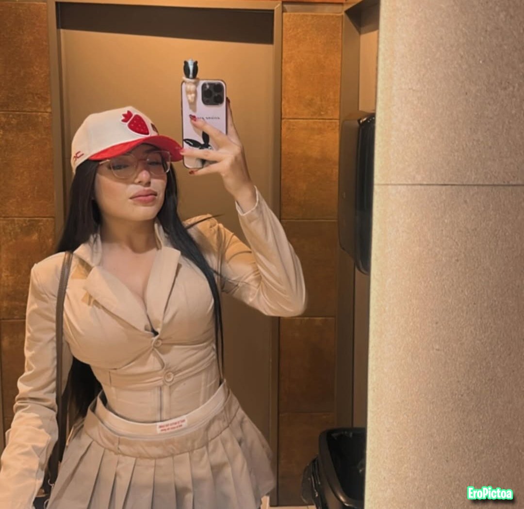 Live Tiktok 12 photo featuring Tiktok