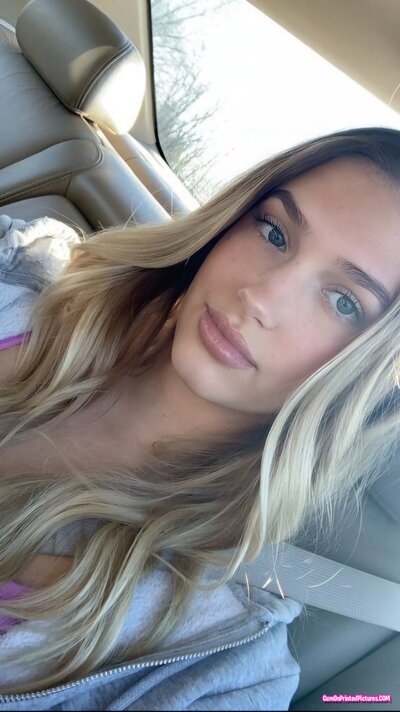 Thumbnail for [Exposed] blonde girl got exposed