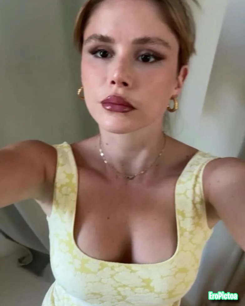 Favourite celebs photo featuring Gooning - Part 8
