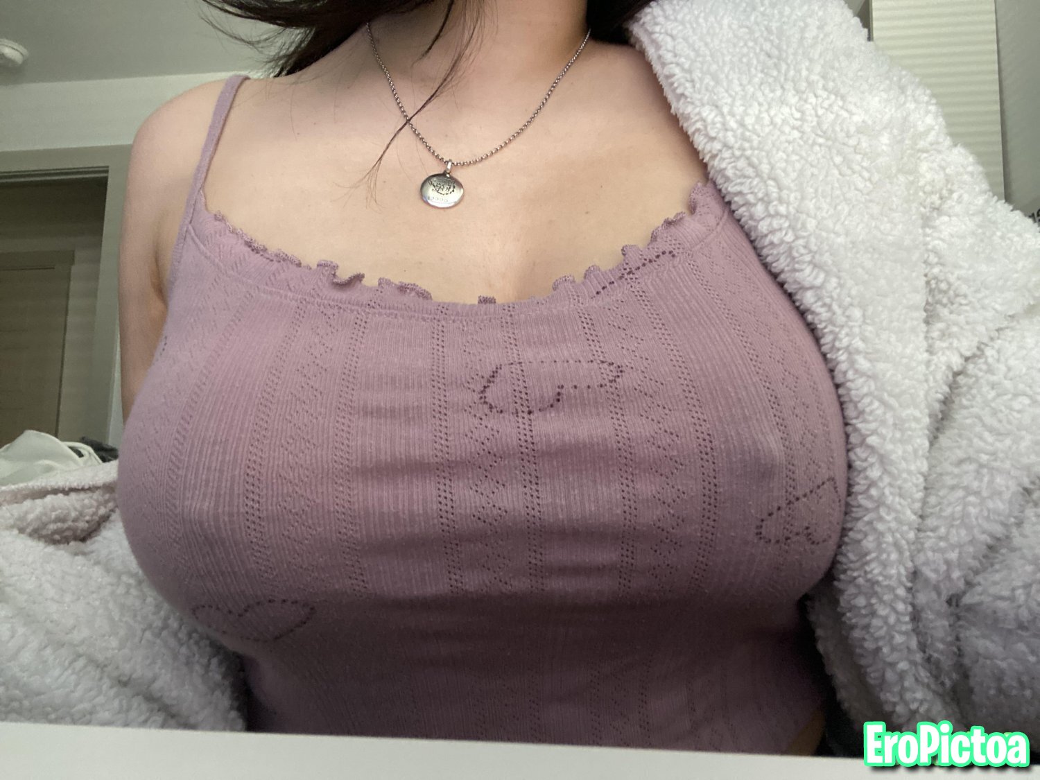 She doesn't wear bras photo featuring nip slip - Part 64