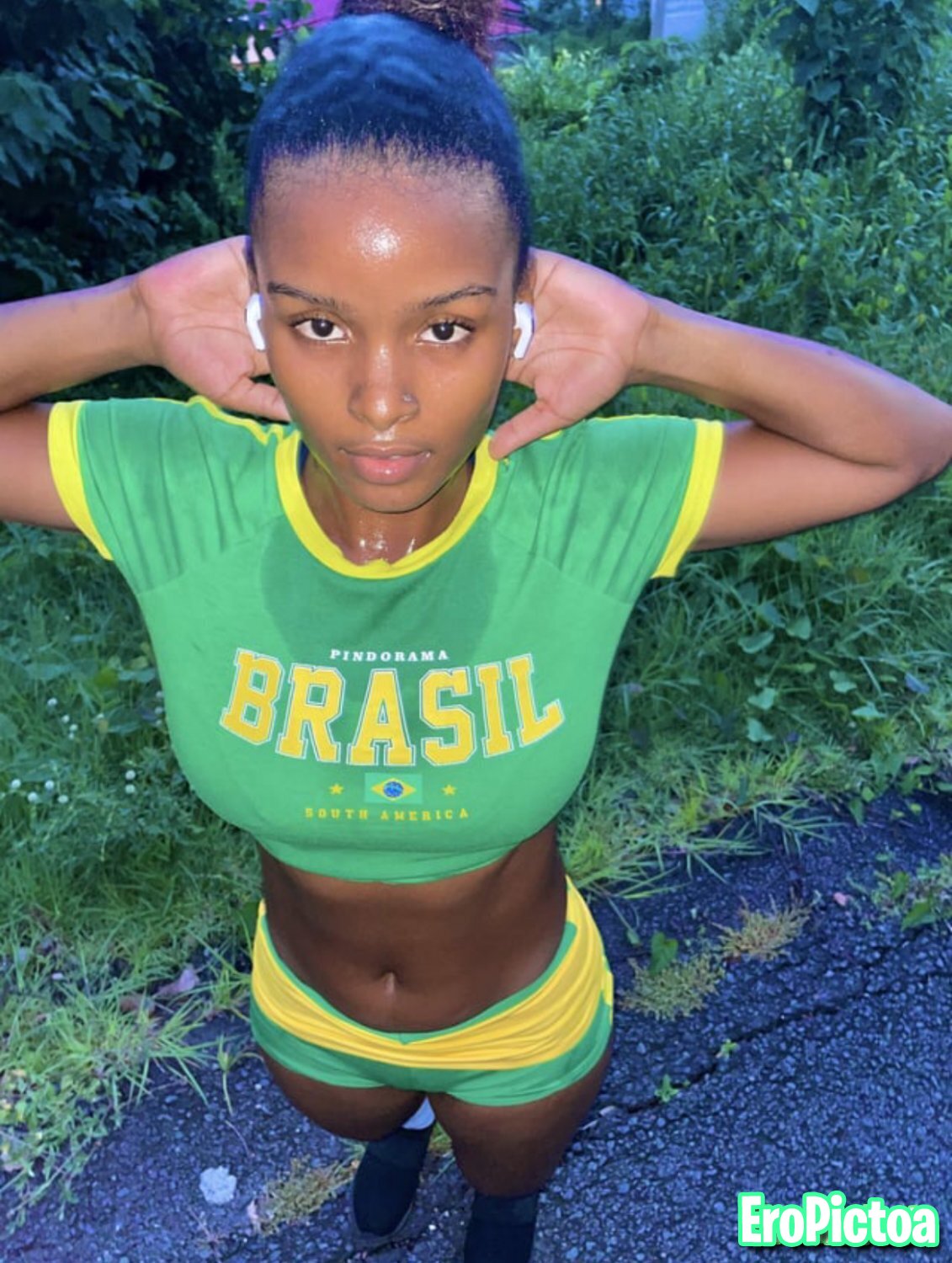 The Empress / Vanilla Rose Part 2 photo featuring Brazilian - Part 20