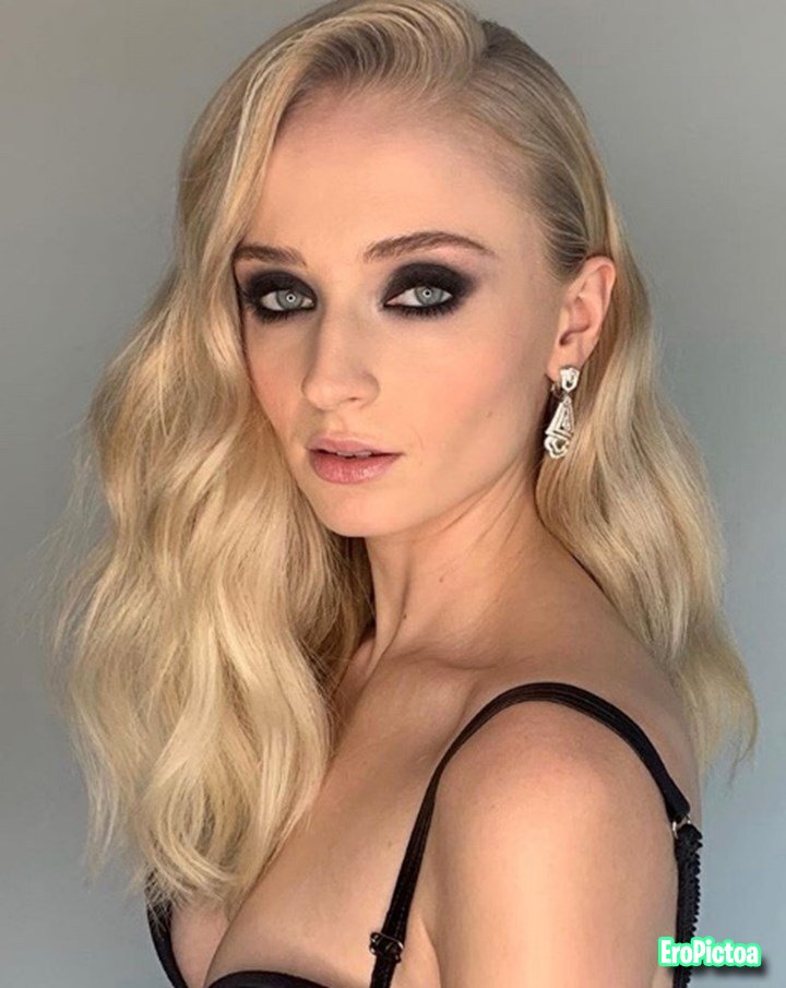 fav celebs photo featuring celebrities