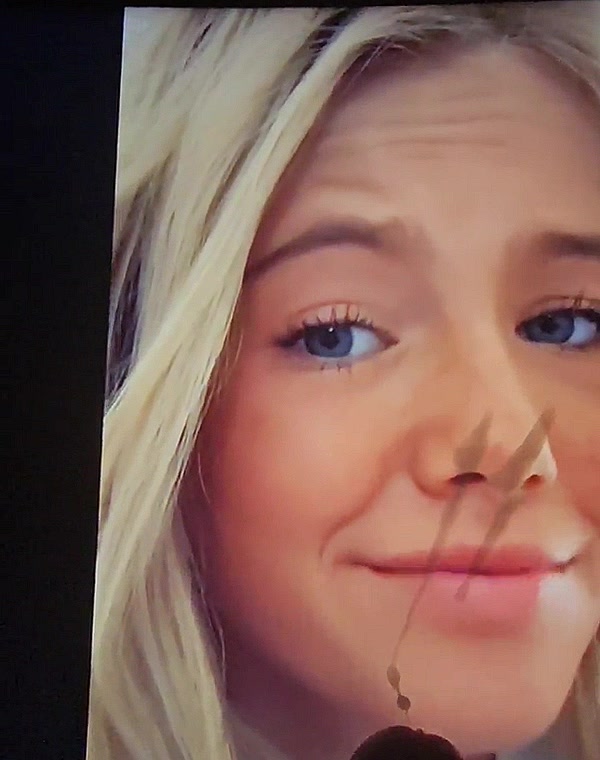 Thumbnail for Emilee Axelsson cum tribute 4