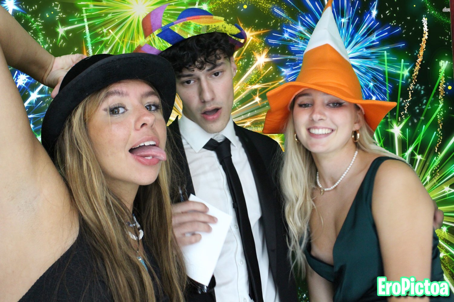 PB 15 photo featuring Flash