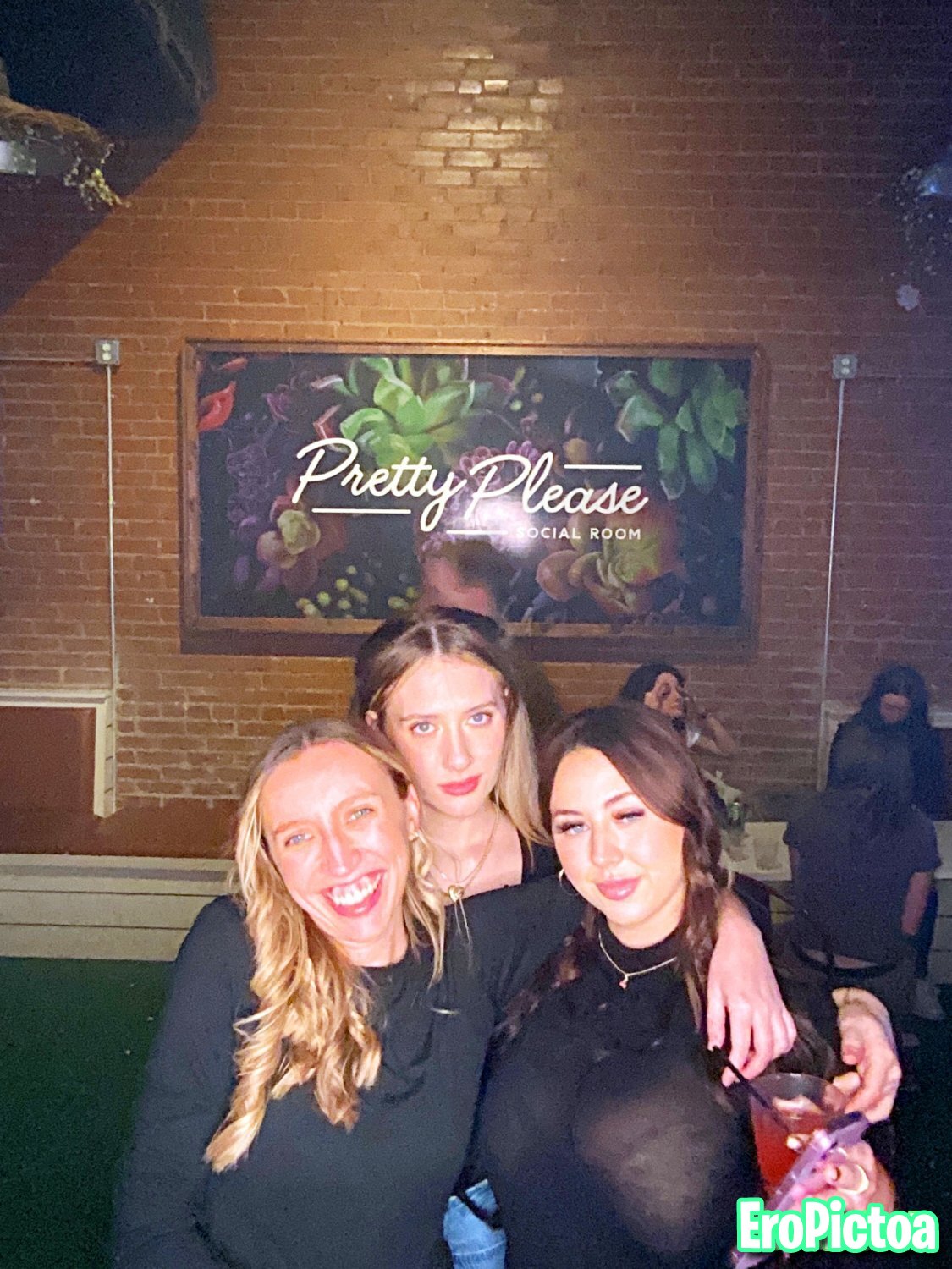 PB 17 photo featuring No bra