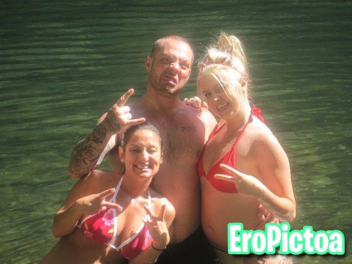 Oregon hippie bartender photo featuring Pokies - Part 32