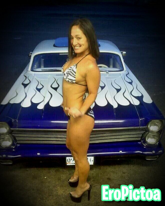 Oregon hippie bartender photo featuring Cleavage - Part 4