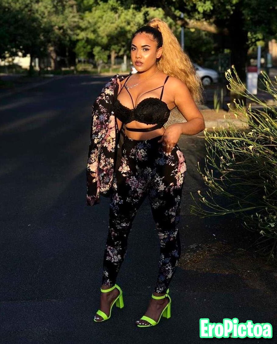 lasaina.tammyleesimpson baddest photo featuring Instagram busty tits pokies models - Part 85