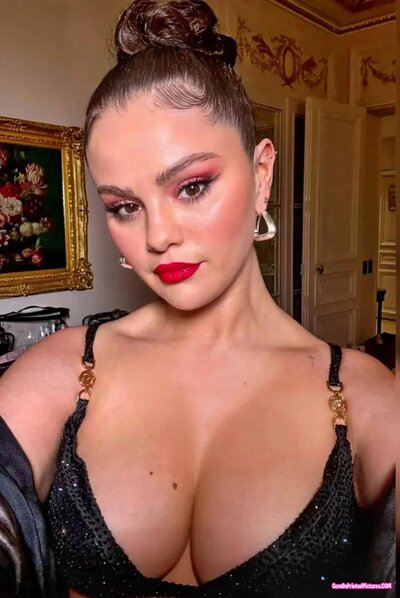 Thumbnail for Selena Gomez 🤯mommy milkers 🤤