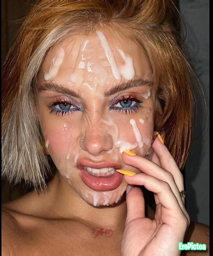 CELEBRITY FACIALS photo featuring Emma Watson - Part 6