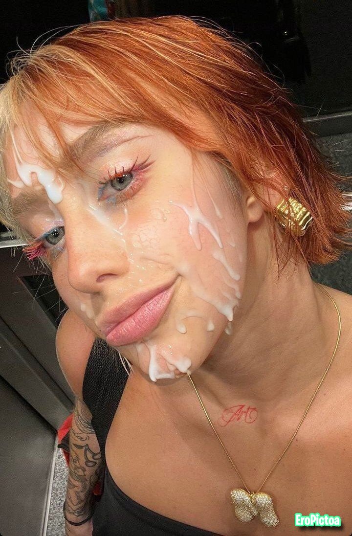 CELEBRITY FACIALS photo featuring Margot Robbie - Part 9