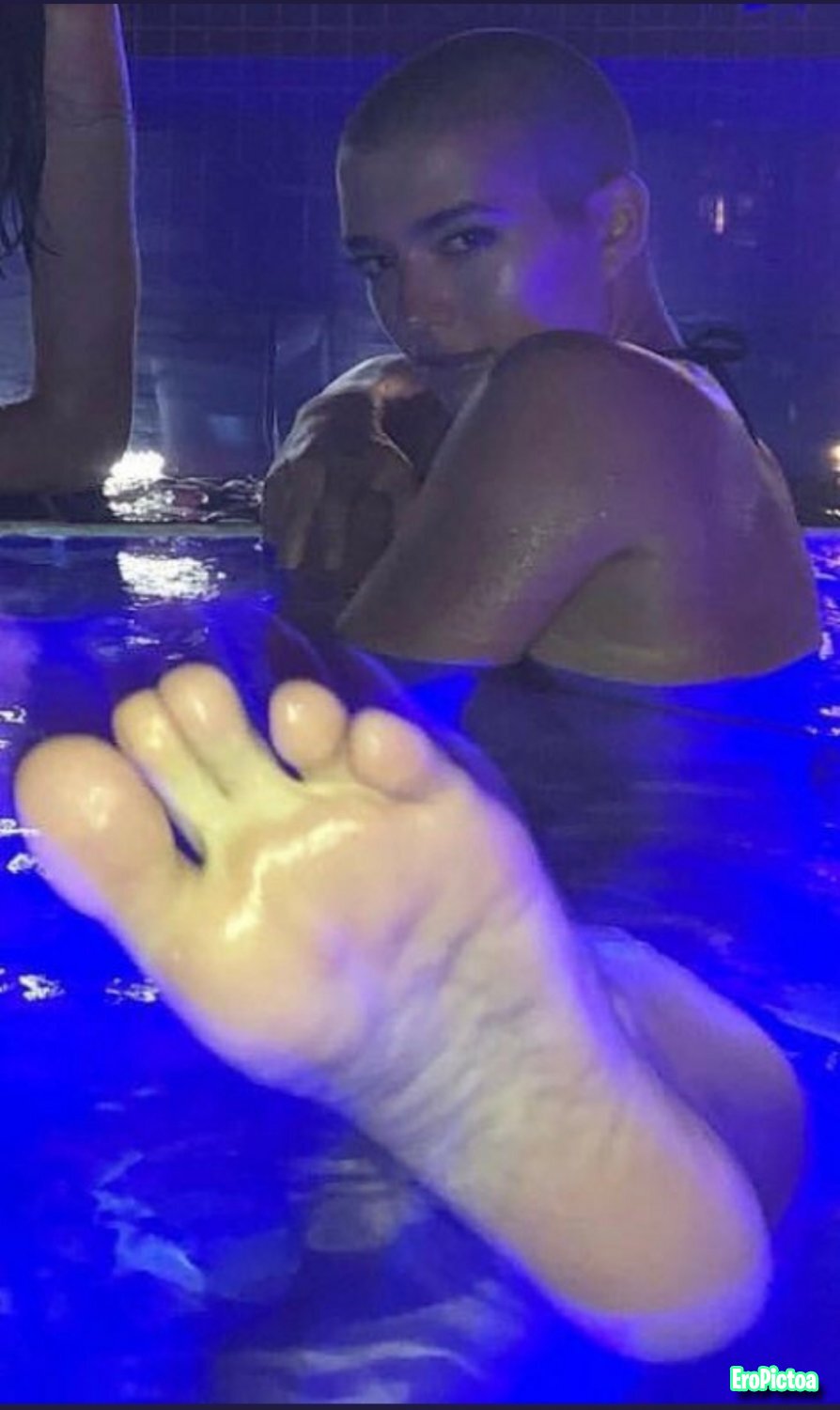 Celebrity Soles photo featuring toes - Part 2