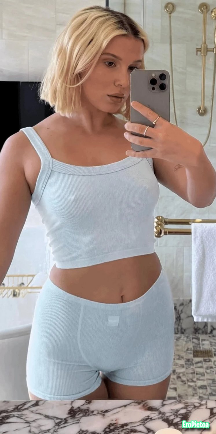 millie bobby brown photo featuring loira - Part 15