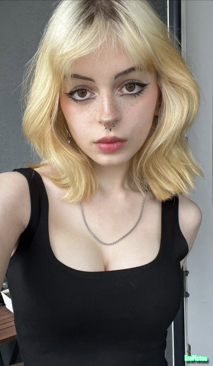 Tribute request photo featuring tiktok - Part 1