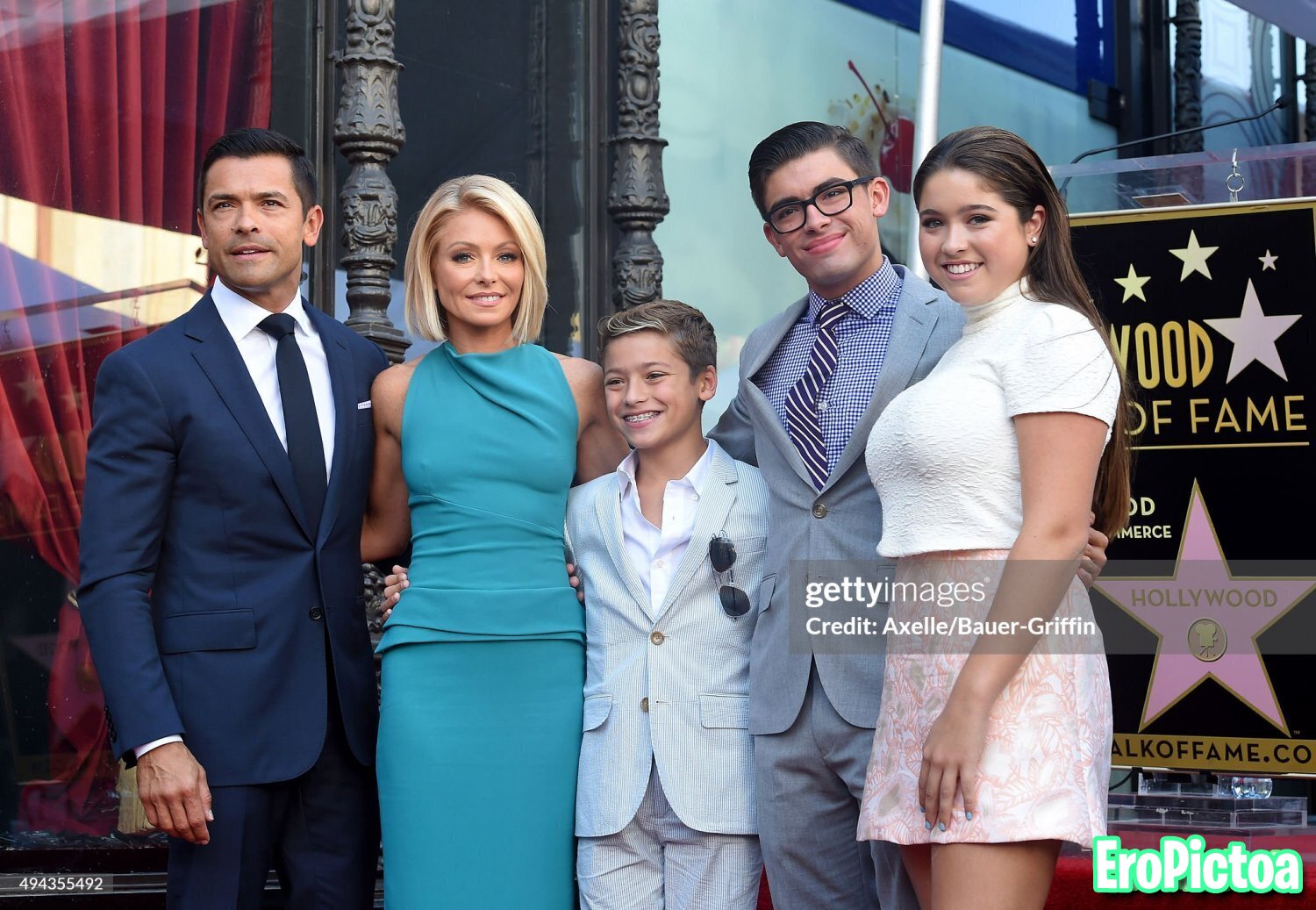 Kelly Ripa photo featuring Blonde - Part 5