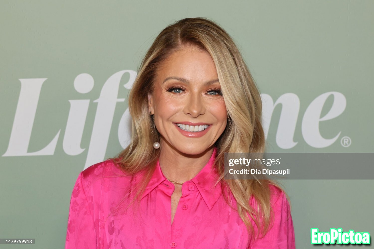 Kelly Ripa photo featuring Live - Part 10