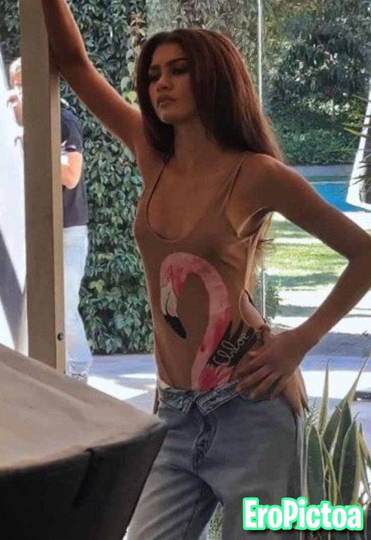 Zendaya 🤤💦🍆 photo featuring Tiny tits - Part 4