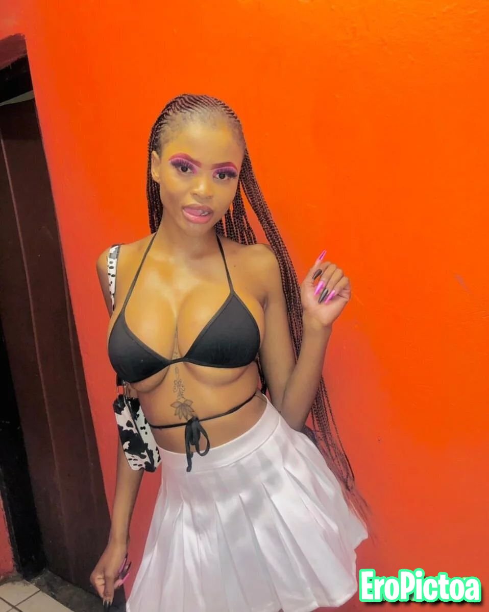 Calmyourtits.feistyleigh_ feistylee photo featuring Instagram busty tits pokies models - Part 17