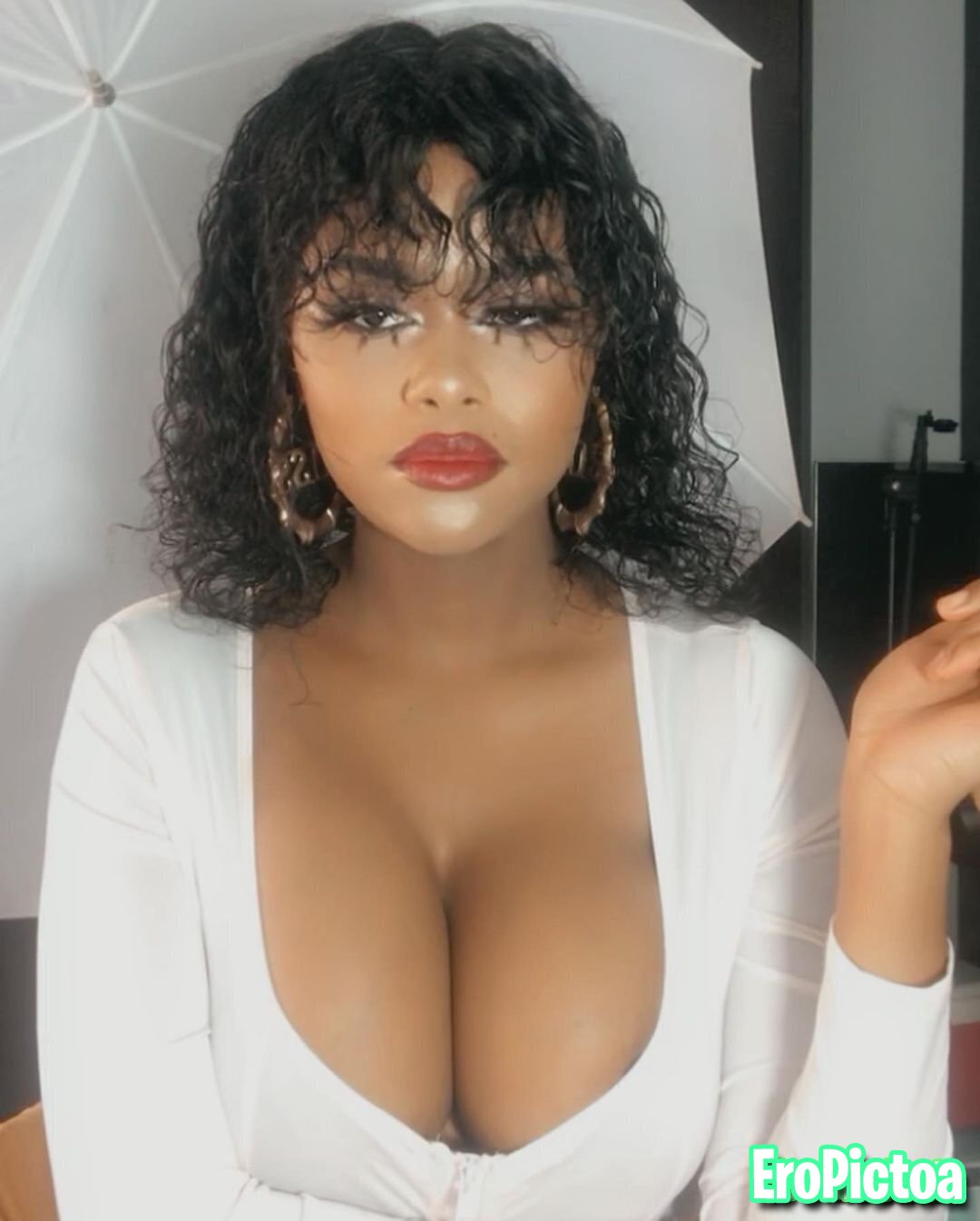Calmyourtits.feistyleigh_ feistylee photo featuring Instagram busty tits pokies models - Part 65