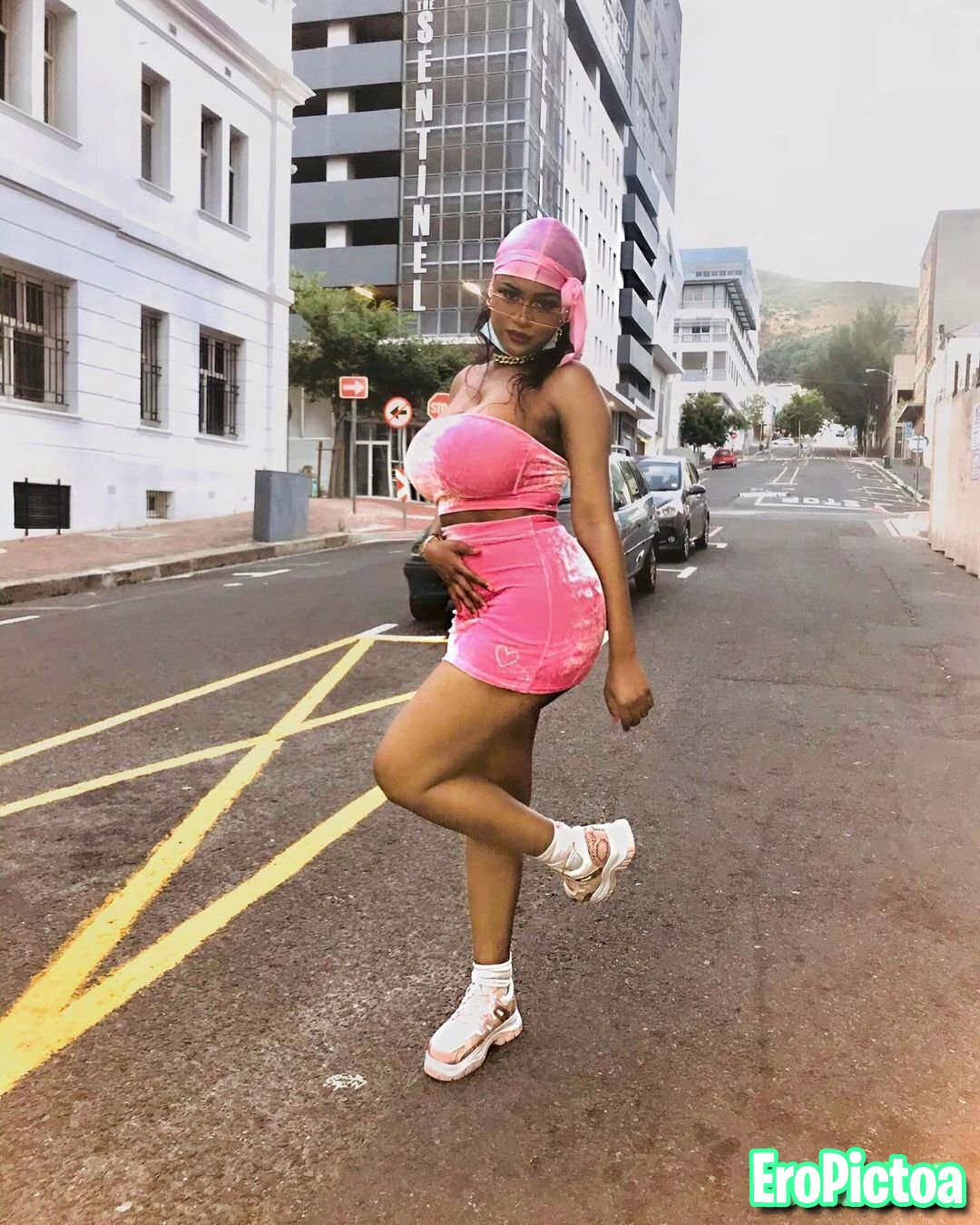 Calmyourtits.feistyleigh_ feistylee photo featuring Instagram busty tits pokies models - Part 82