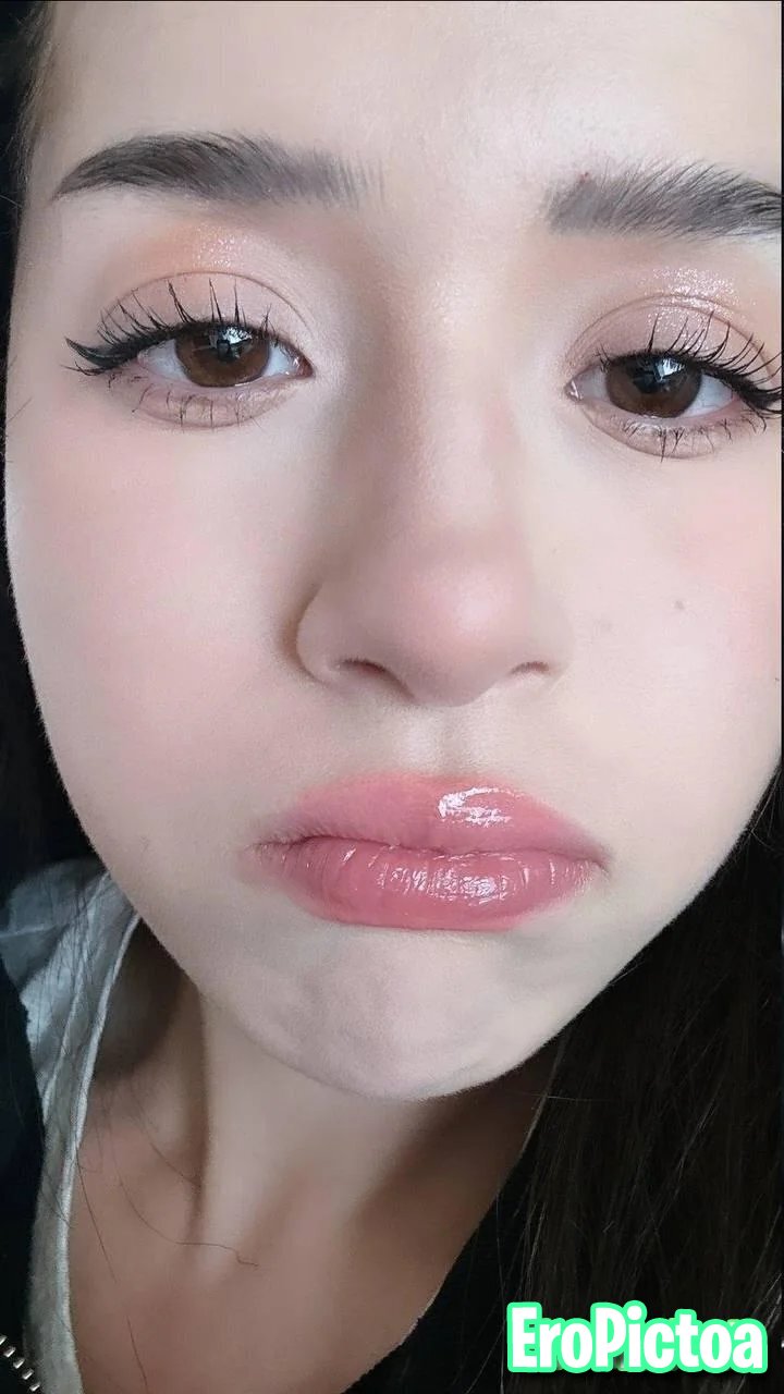 P0ki 🍑😍 photo featuring Slut