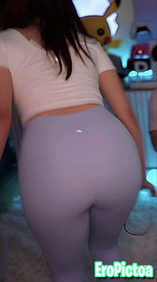 P0ki 🍑😍 photo featuring Imane