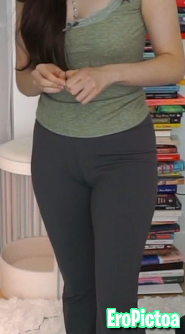 P0ki 🍑😍 photo featuring Poki mane