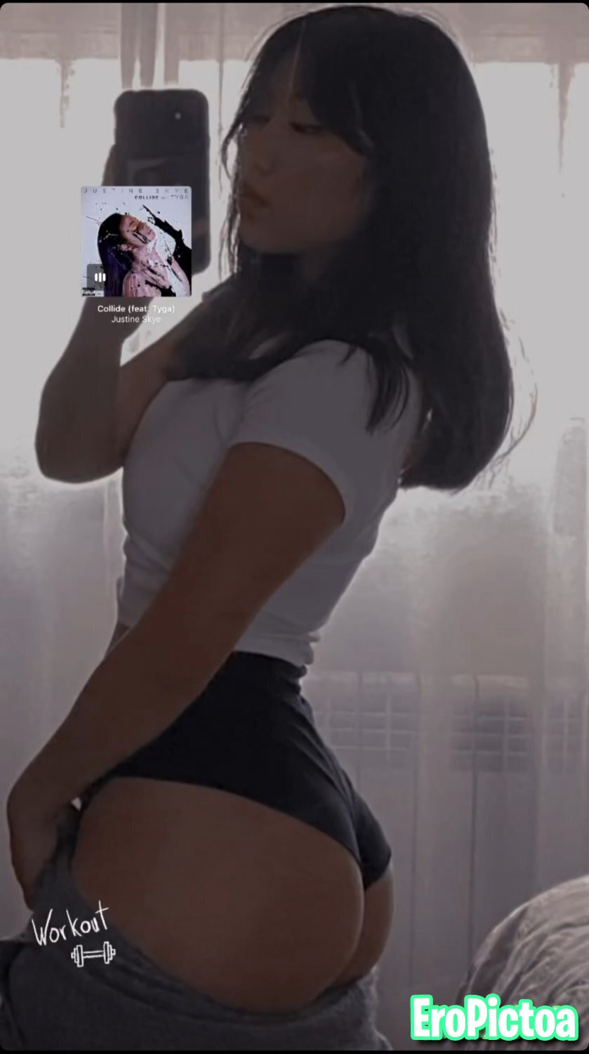 Asian chinese slut photo featuring Pokies - Part 15