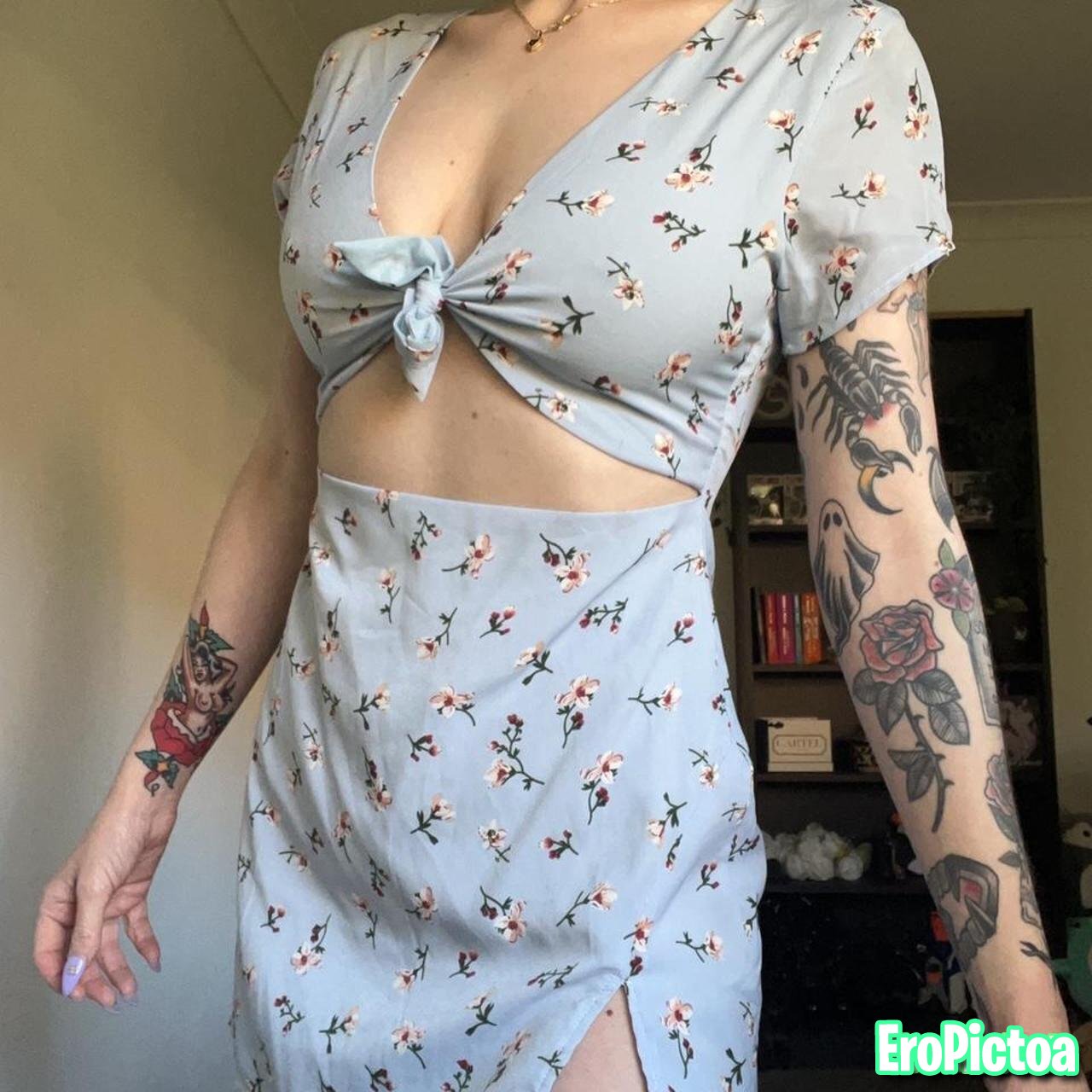 Australian streamer photo featuring Big tits - Part 4