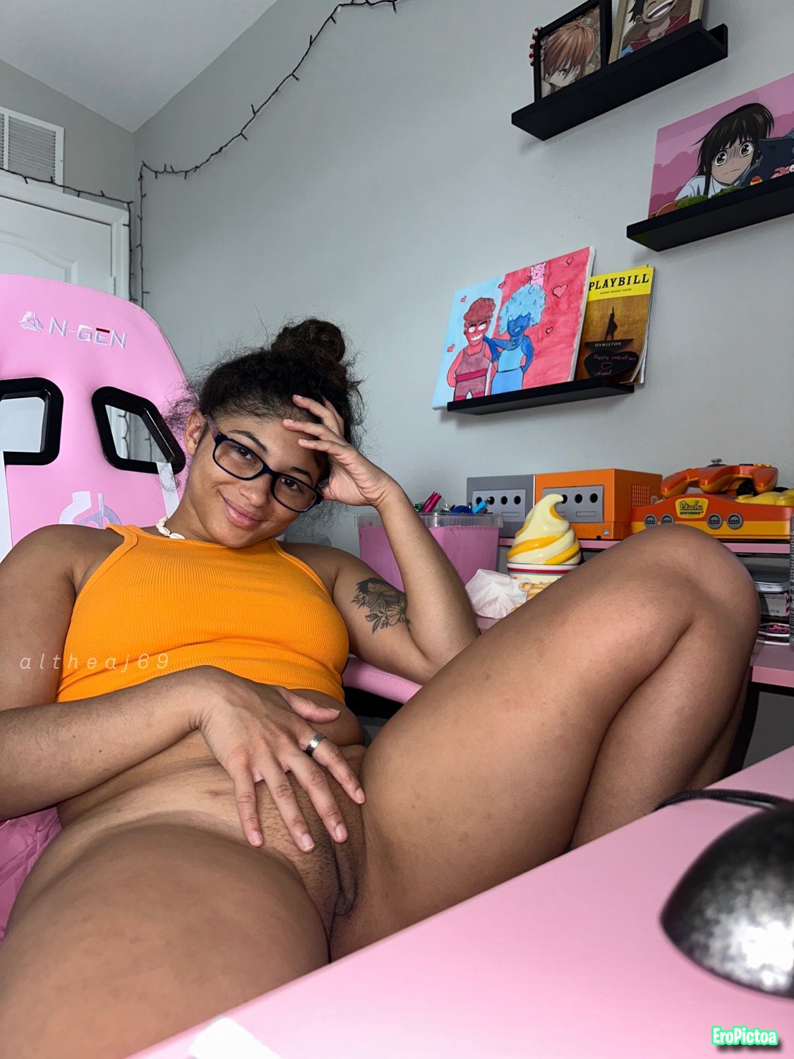 Freaky McDonald's slut photo - Part 18