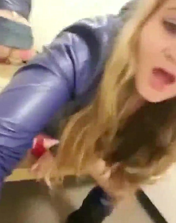 Thumbnail for Change room