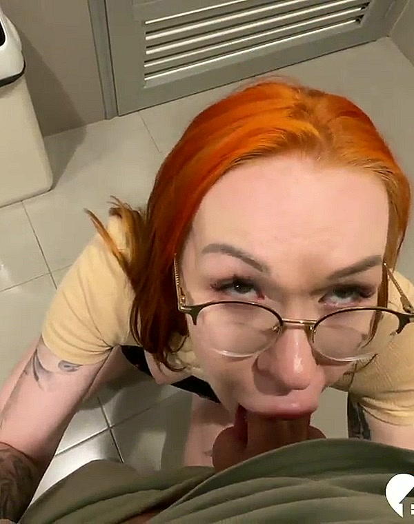 Thumbnail for I Pick Up a Hottie and Dick Her Down in a Public Toilet