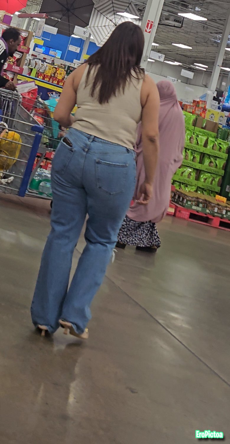 Thick mall ass photo featuring Milf - Part 10