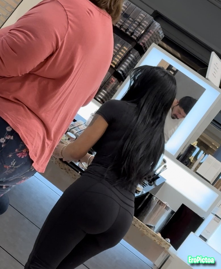 Thick Mall Kiosk Slut photo - Part 17
