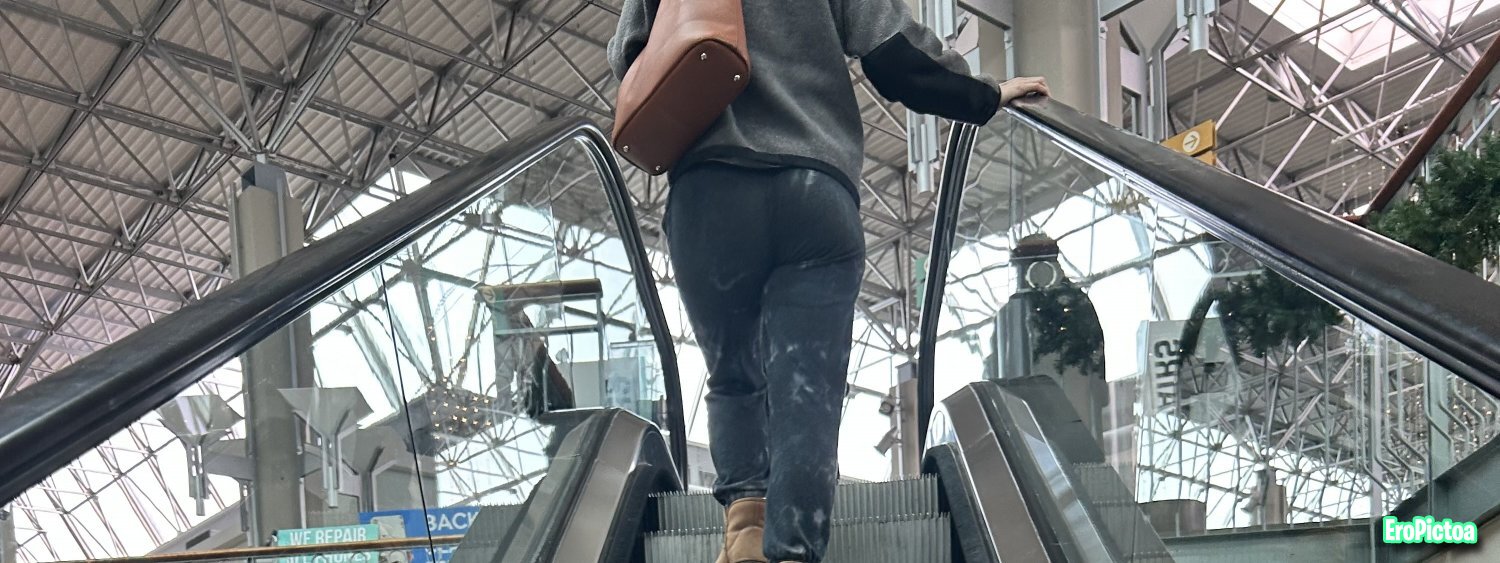 Columbia Mall ass photo featuring Ass - Part 1