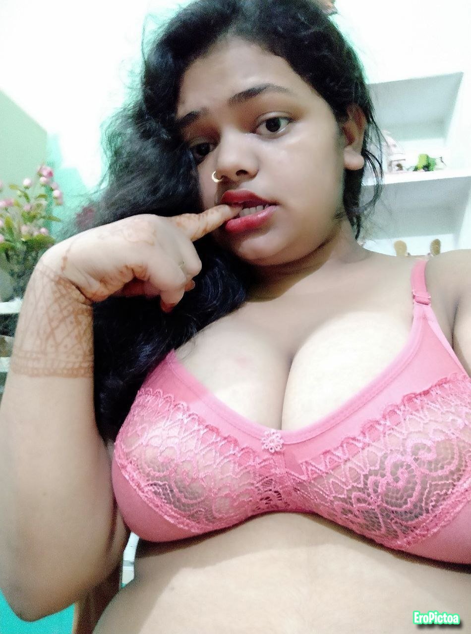 Hot 🔥🔥 desi mall photo - Part 1
