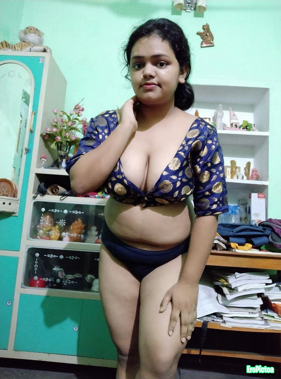 Hot 🔥🔥 desi mall photo - Part 10