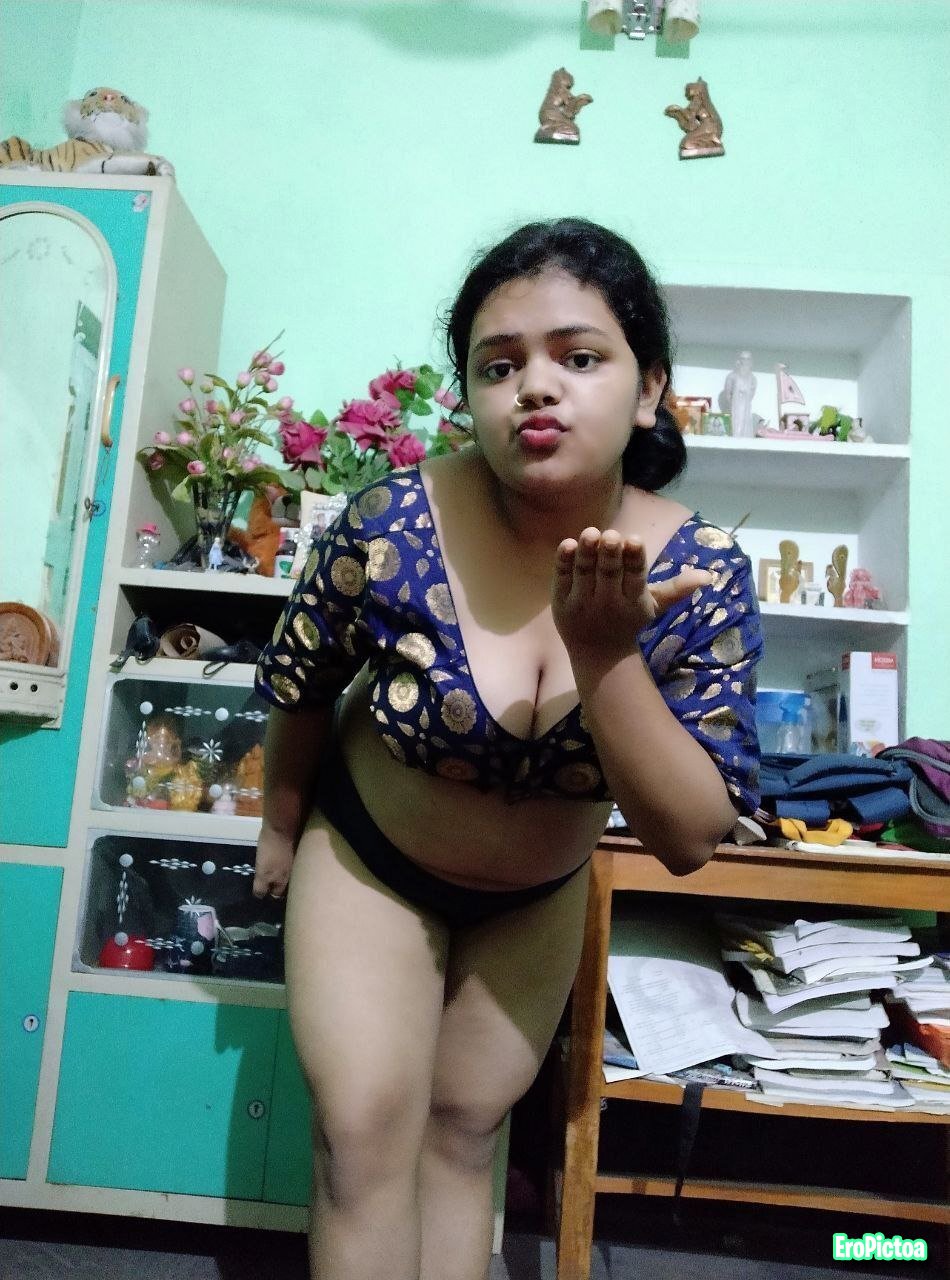 Hot 🔥🔥 desi mall photo - Part 9